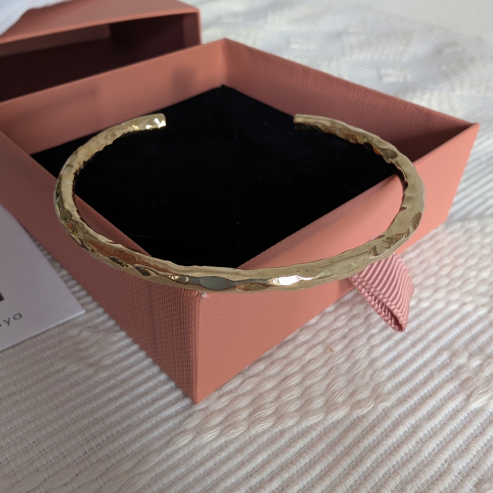 Margo Cuff Truvai 18K Hammered Bangle Bracelet Jilly Box